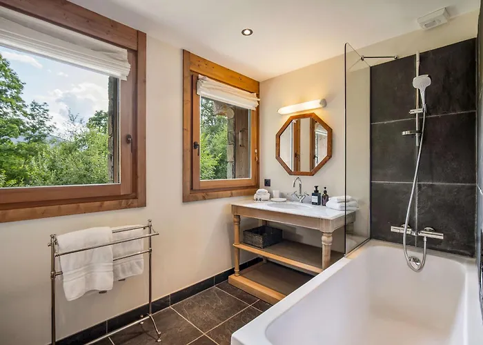 Luxury Sauna Cinema Mont Blanc Views In 梅杰夫